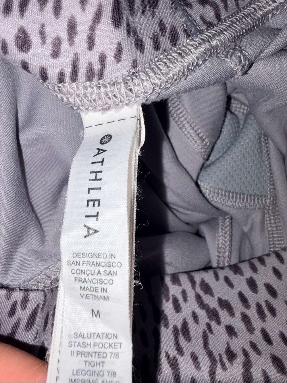 Athleta Salutation Stash Pocket II Textured 7/8 Tight Black/Sea Salt Size Medium - Picture 4 of 7